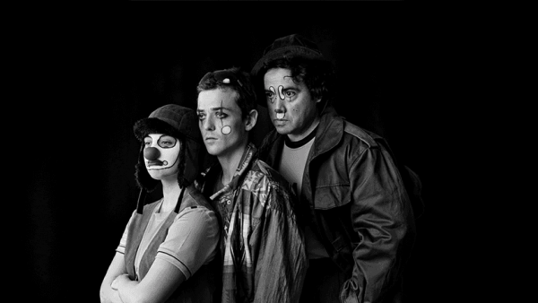 Simón Pesutic y Vivianne Dietz reviven el clásico teatral “Los Payasos de la Esperanza”
