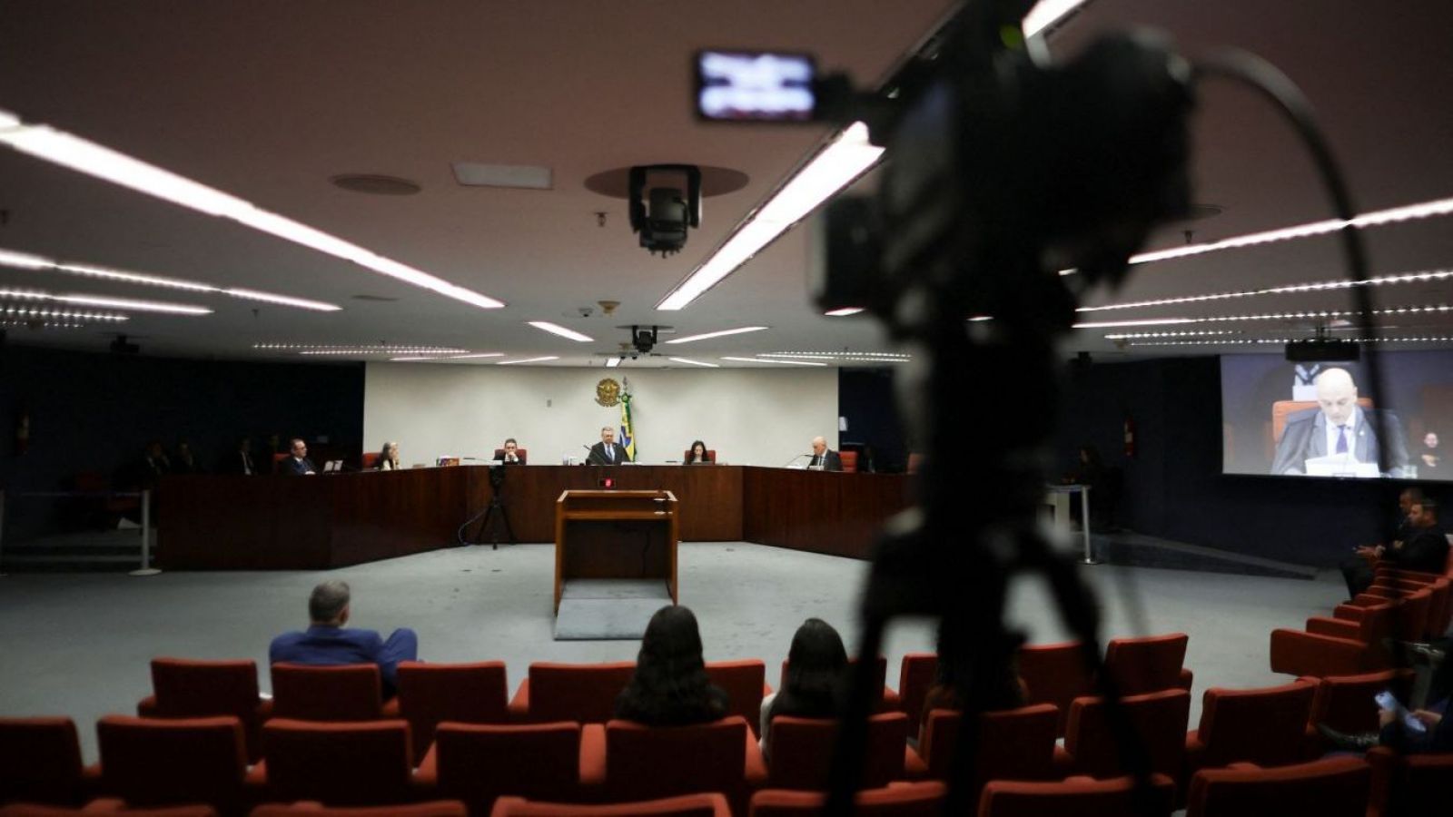 Hijo de Jair Bolsonaro es condenado a cuatro años de cárcel por coacción a la justicia
