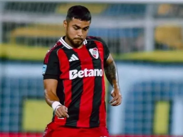 Paulo Díaz con la camiseta de River Plate.