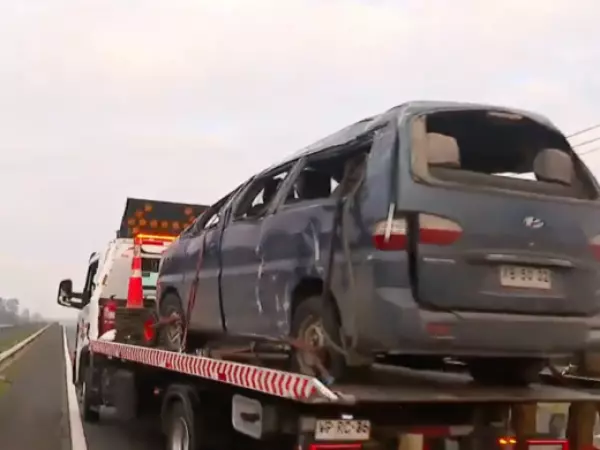 Volcamiento de furgón en Ruta 5 Sur dejó dos muertos