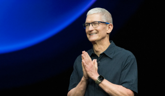 Tim Cook advierte posible alza en productos Apple por boom de la inteligencia artificial
