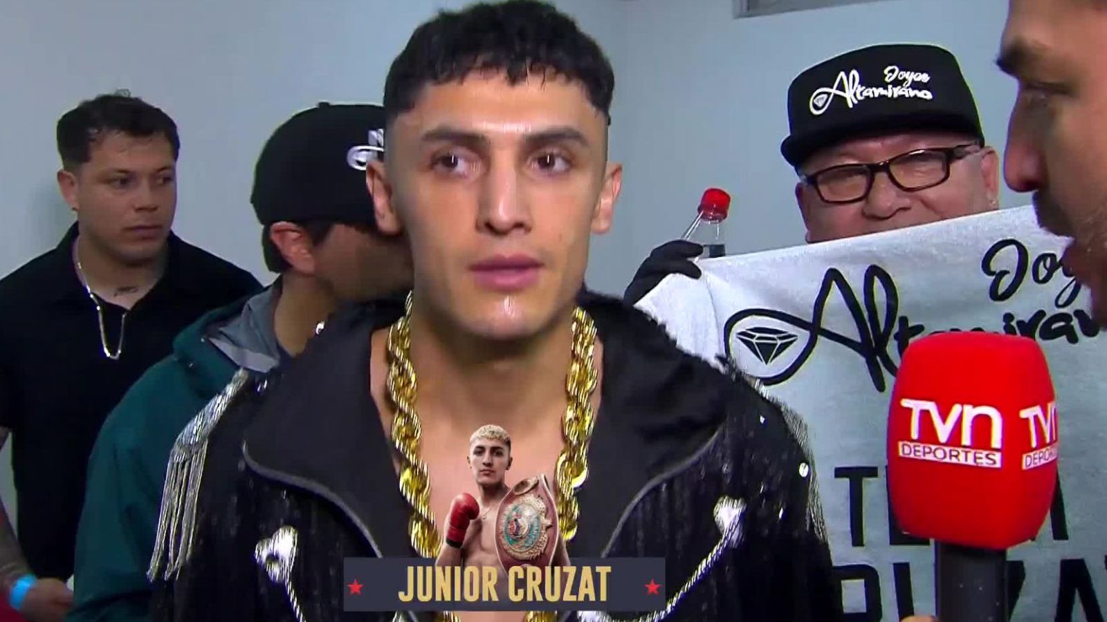 “Esta noche es mía”: Junior Cruzat a minutos de saltar al ring
