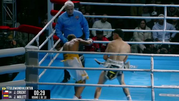 ¡Estremecedor! Junior Cruzat logró un KO de clase mundial
