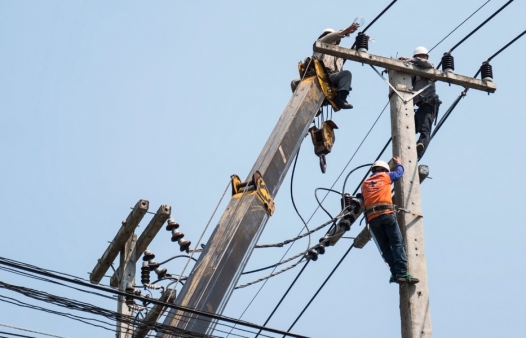 Enel anuncia cortes programados de luz para este sábado en siete comunas de la RM
