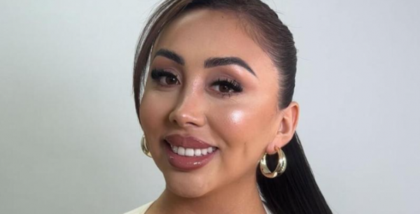 Naya Fácil recibe advertencia tras exponer mensajes de supuesta madre de Angie Jibaja
