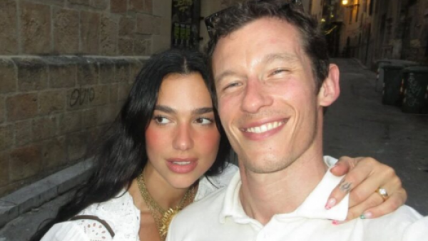 <p>Dua Lipa compartió inéditas fotos de su boda con en Italia con Callum Turner </p>Dua Lipa compartió inéditas fotos de su boda con Callum Turner
