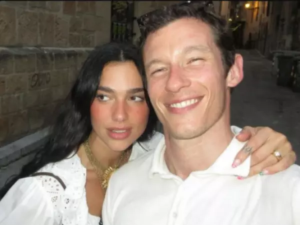 Dua Lipa compartió inéditas fotos de su boda con en Italia con Callum Turner