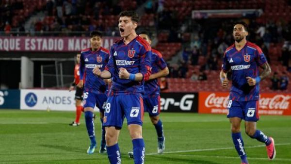 La U golea a Santiago Wanderers en su debut en Copa Chile

