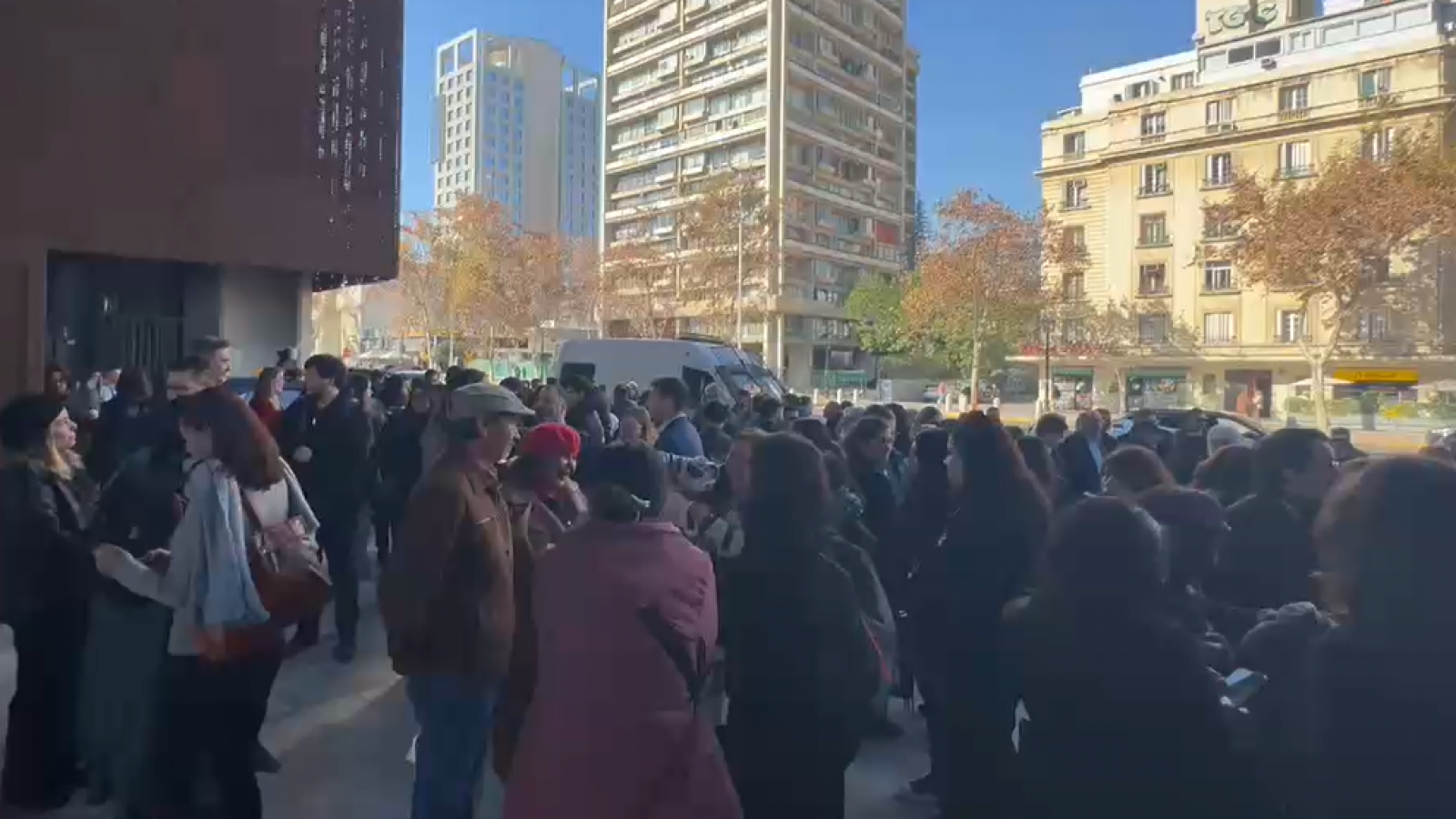 Estaba la ministra Lincolao: Aviso de bomba obliga a evacuar el GAM
