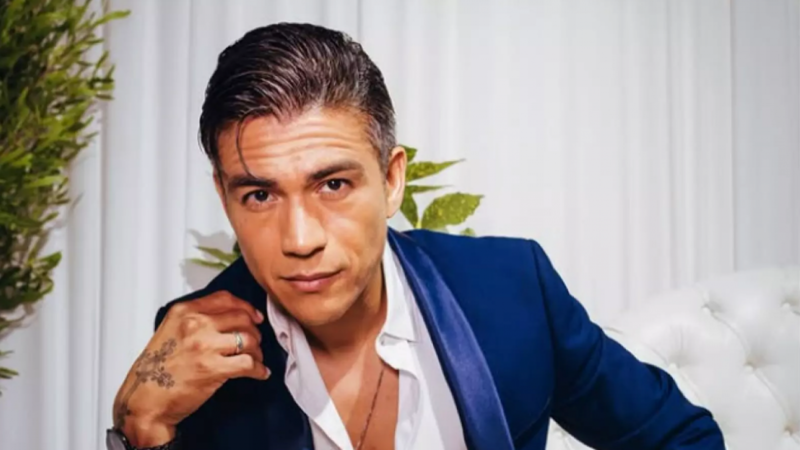 <p>Américo rompe el silencio tras revelación de Rancherita sobre llamada previa a su quiebre con Yamila Reyna</p>
