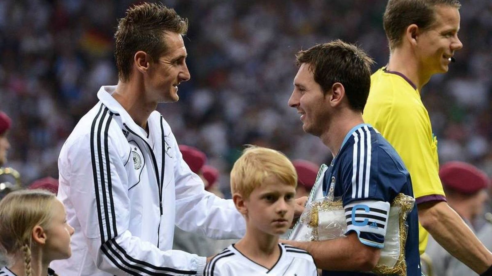 La reacción de Miroslav Klose tras ser superado por Lionel Messi como goleador histórico de los Mundiales
