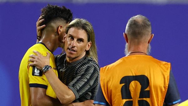 "¡Deja de vender humo y renuncia! Ten un poco de dignidad, le has hecho mucho daño a nuestro fútbol"
