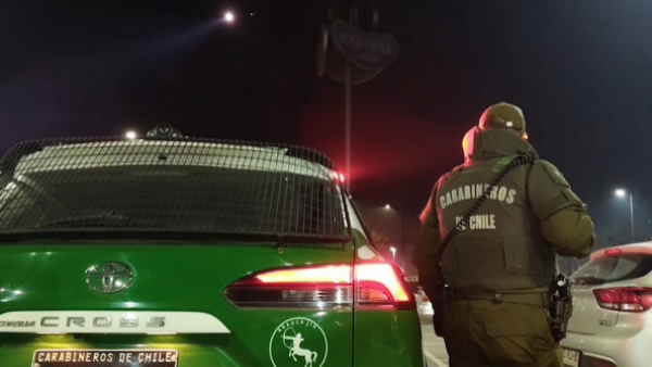 <p>Dos niños quedan en riesgo vital luego de volcamiento de auto en Copiapó</p>Dos niños en riesgo vital luego de volcamiento de auto en Copiapó
