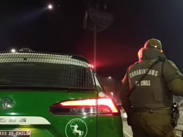 Dos niños quedan en riesgo vital luego de volcamiento de auto en Copiapó