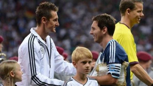 La reacción de Miroslav Klose tras ser superado por Lionel Messi como goleador histórico de los Mundiales
