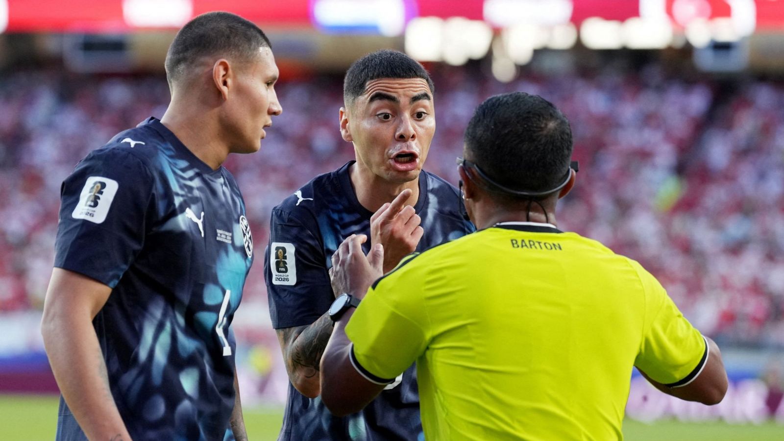 "Ofensivas e inaceptables": Periodista es expulsado por FIFA tras comentario en pleno Mundial
