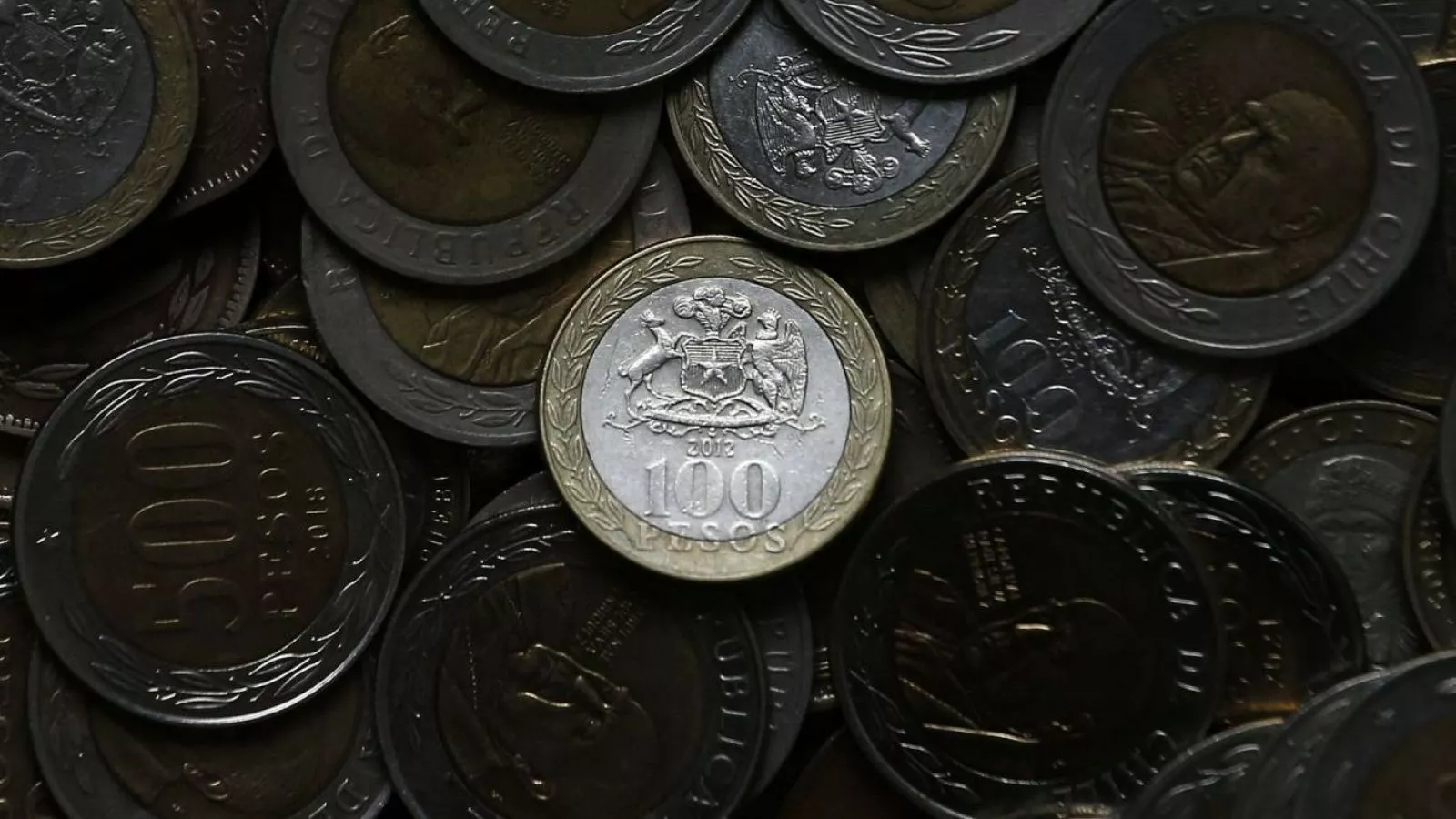Moneda de $100 podría alcanzar los $600 mil: el detalle que debes revisar