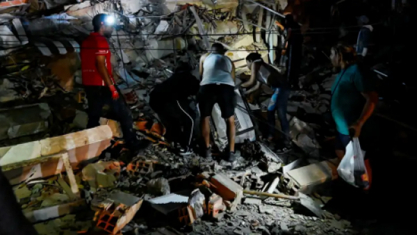 <p>Venezuela vivió el terremoto más potente desde el año 1900</p>Venezuela vivió el terremoto más potente desde el año 1900

