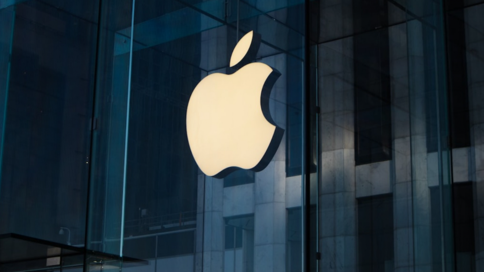 Apple informa el alza de precios en sus productos por falta de chips
