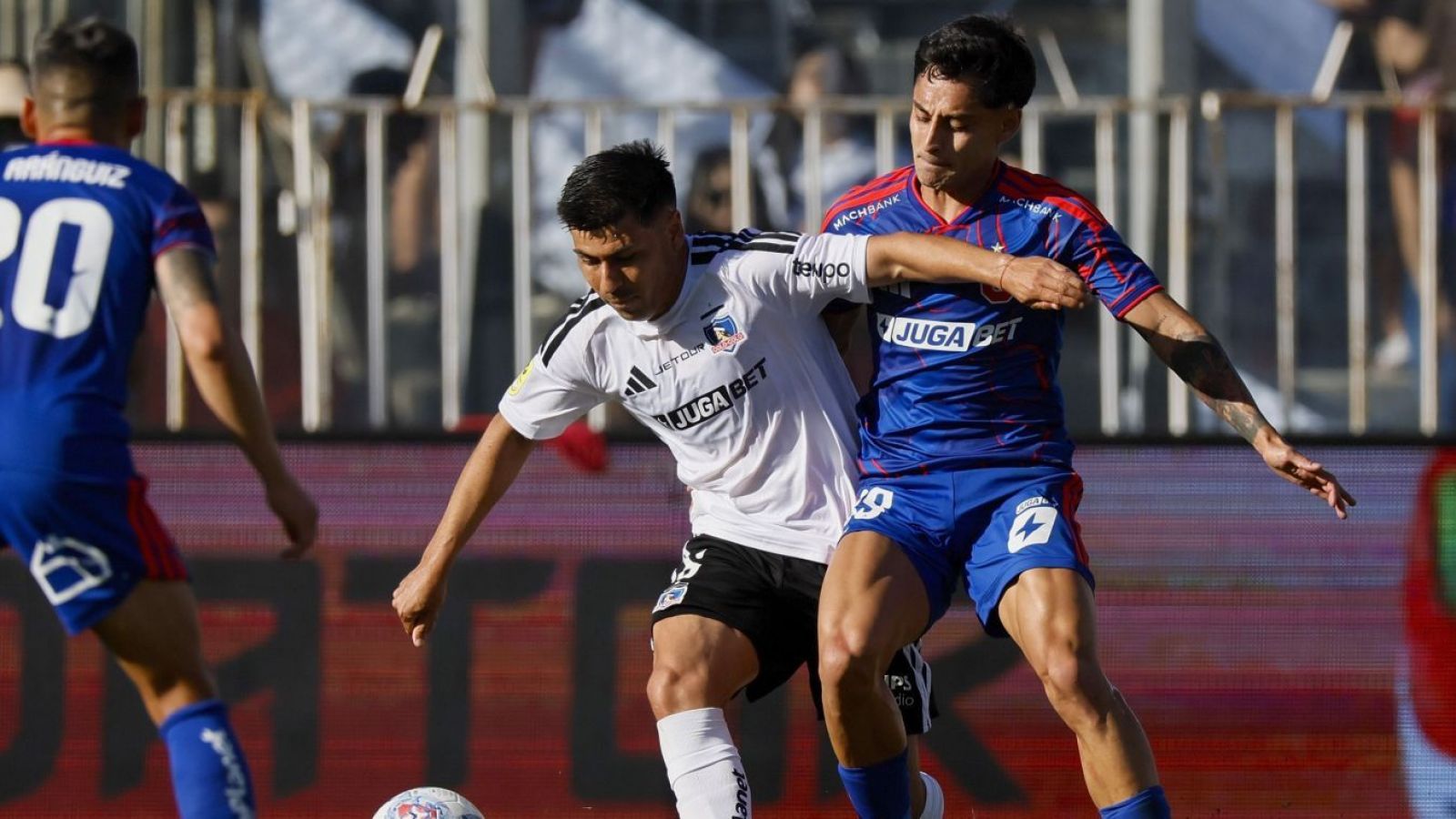 Será con público visitante: ANFP fija fecha para el Superclásico entre Universidad de Chile y Colo Colo
