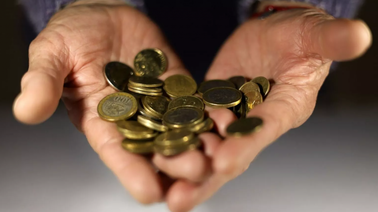 Buscada por coleccionistas: Así se identifica la moneda de $100 que vale hasta $600 mil
