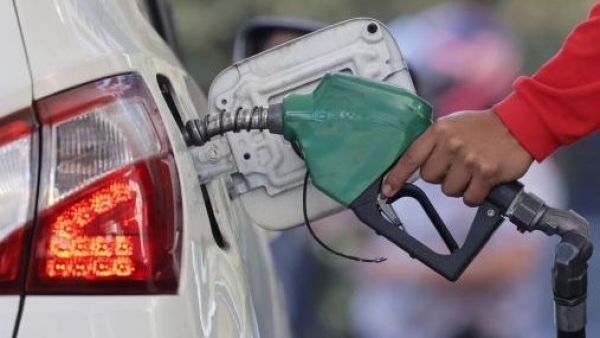 <p>Anuncian nueva baja de $100 en precio de combustibles</p>Anuncian nueva baja de $100 en precio de combustibles
