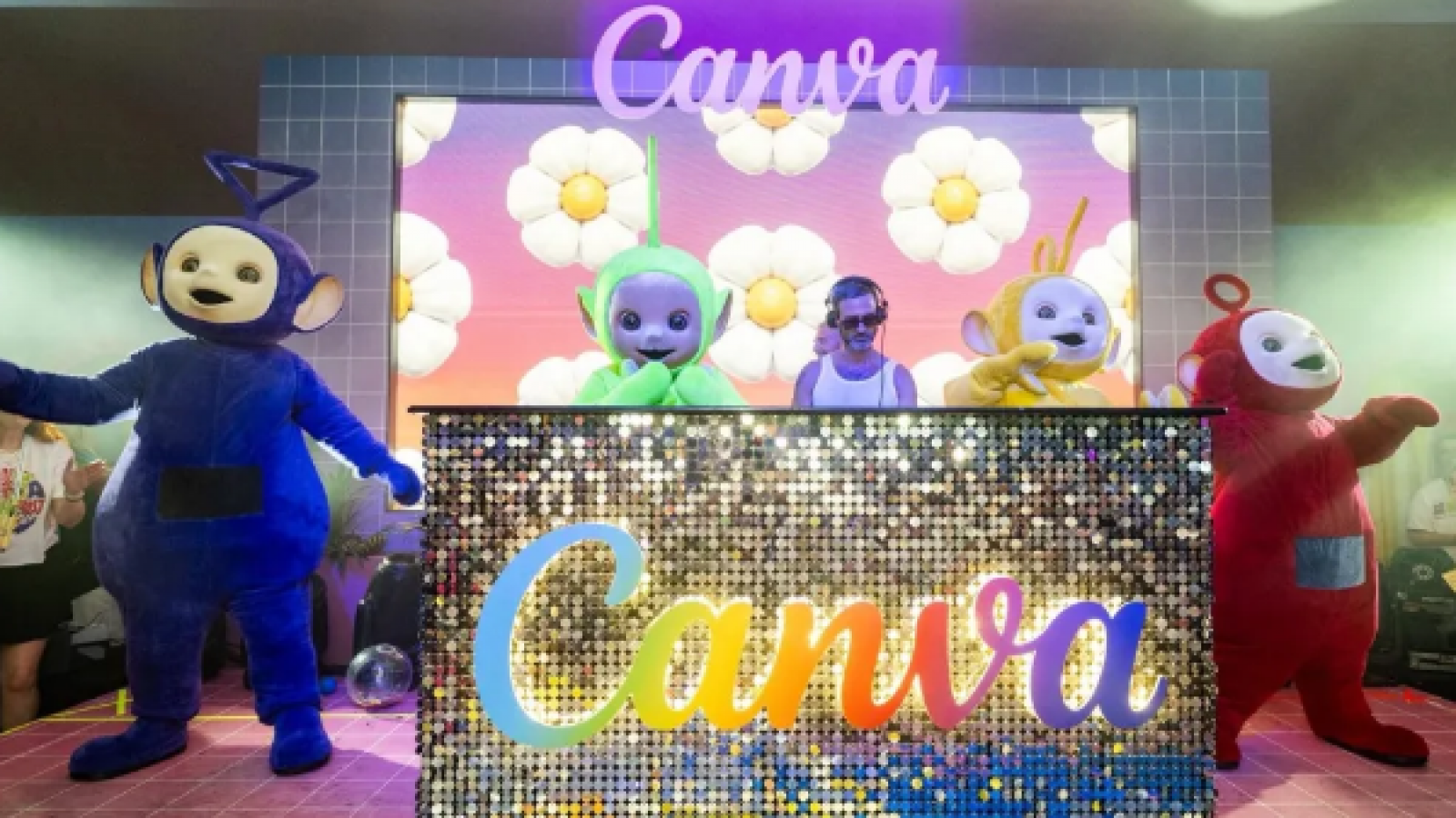 Teletubbies sorprenden bailando en fiesta Pride durante Cannes Lions

