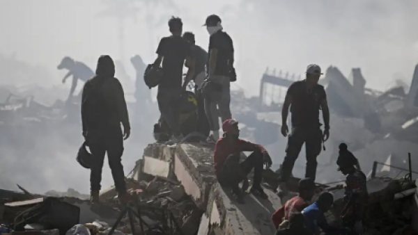 <p>¿No encuentras a un familiar tras el terremoto en Venezuela? Conoce la plataforma para reportar desaparecidos</p>¿No encuentras a un familiar tras el terremoto en Venezuela? Conoce la plataforma para reportar desaparecidos
