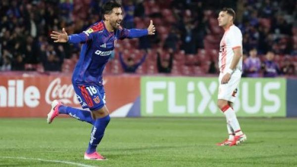 "Todos juntos": el lienzo que se robó las miradas en partido de Universidad de Chile en la Copa Chile
