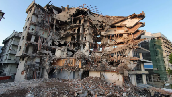 <p>Cancillería confirma la muerte de dos chilenos más tras terremotos en Venezuela</p>Cancillería confirma la muerte de dos chilenos más tras terremotos en Venezuela
