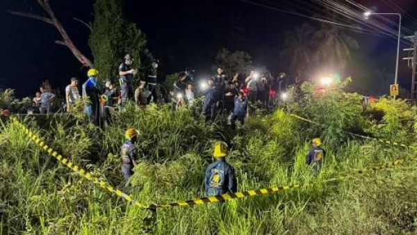 <p>Conmoción por hallazgo de adolescente en una maleta en Tailandia: australiano es el principal sospechoso</p>Conmoción por hallazgo de adolescente en una maleta en Tailandia: australiano es el principal sospechoso

