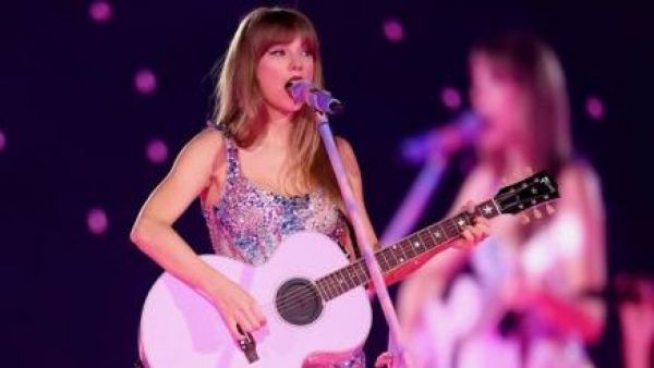 <p>¿Se viene la boda? Taylor Swift y Travis Kelce podrían casarse esta semana</p>¿Se viene la boda? Aseguran que Taylor Swift y Travis Kelce podrían casarse esta semana
