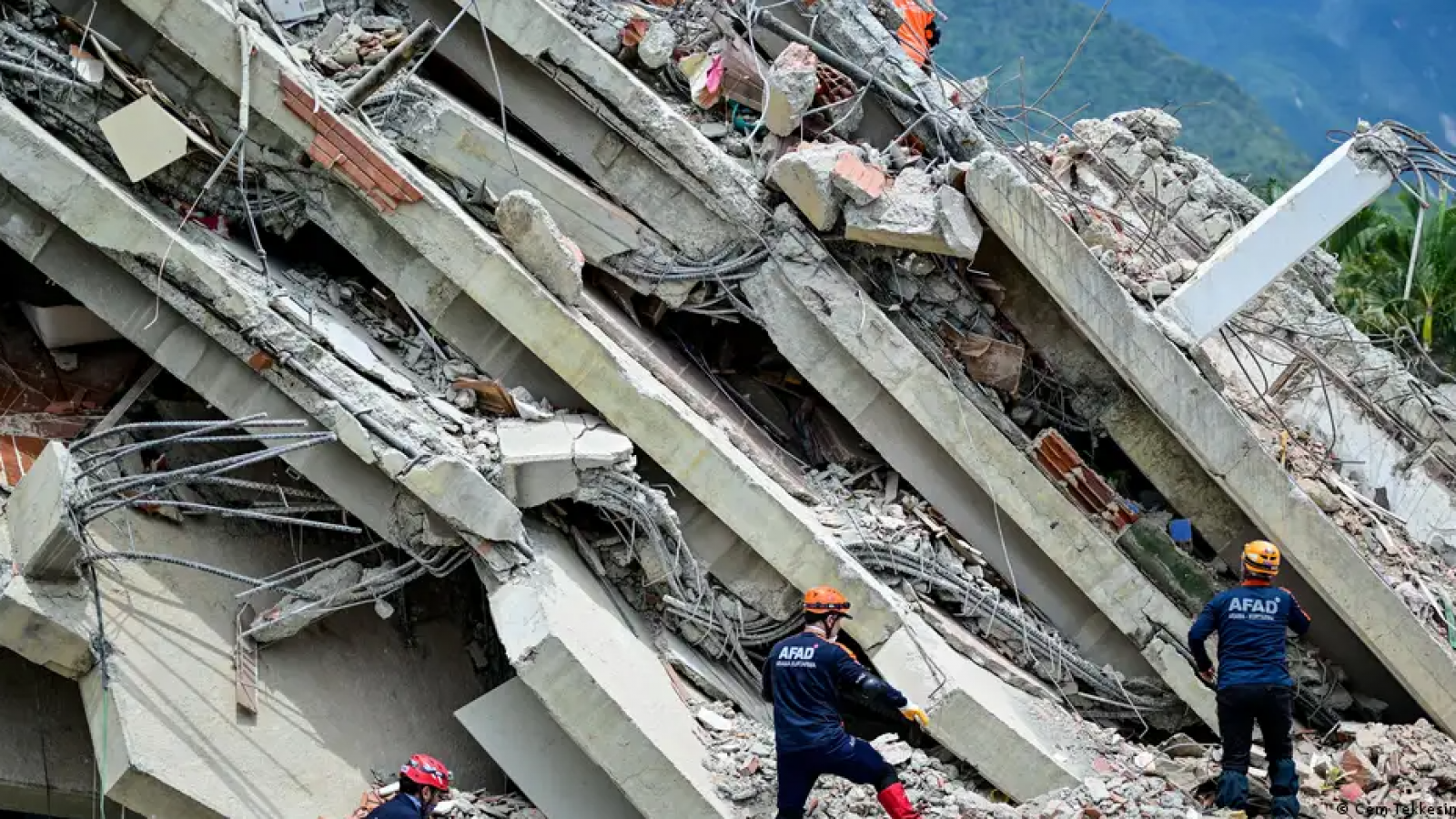 <p>Venezuela: aumentan a 1.719 los fallecidos en terremotos</p>
