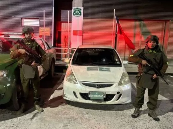 Tres bolivianos detenidos por contrabando de vehículos en Chungará y Visviri