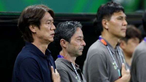"Me gustaría pedir disculpas": Otro técnico deja su puesto tras fracasar en el Mundial 2026
