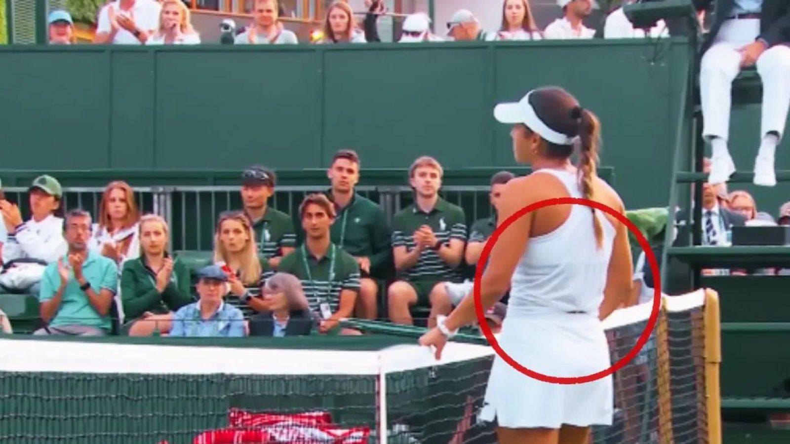 "Creo que se ve un poco": El llamado de atención a Jéssica Bouzas por su vestuario en Wimbledon
