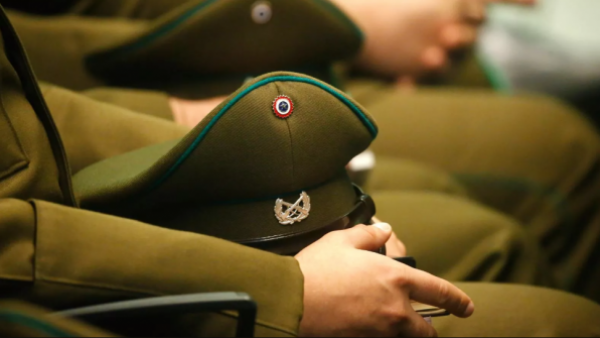 <p>Hasta $2,3 millones: Carabineros publica nuevas ofertas de empleo</p>Hasta $2,3 millones: Carabineros publica nuevas ofertas de empleo
