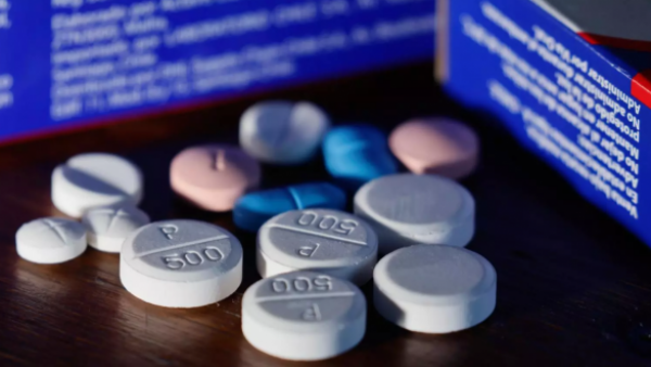 Un alivio para el bolsillo: Conoce los 32 medicamentos que bajarán de precio por Ley Cenabast
