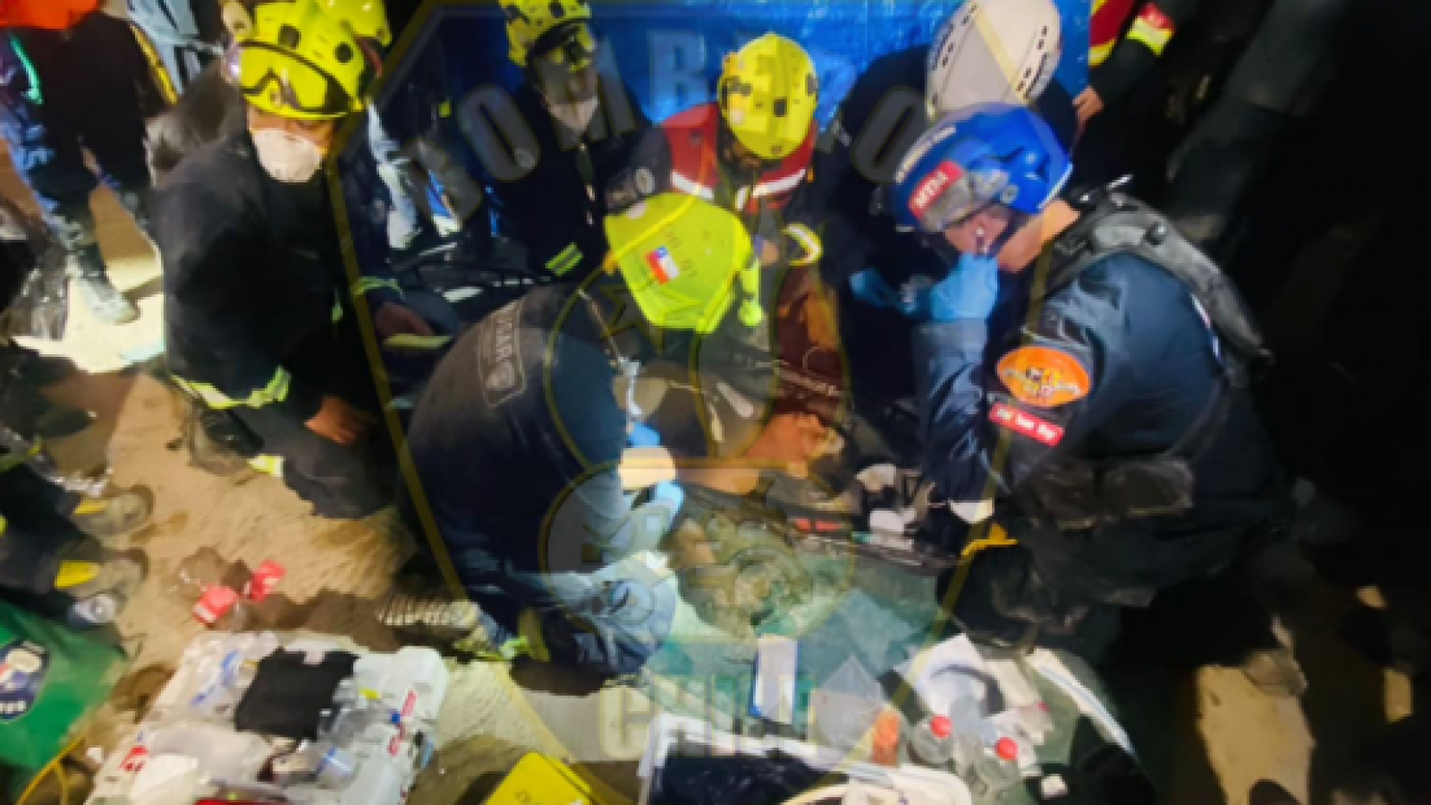 Equipo USAR de Bomberos chilenos rescata con vida a vigilante tras terremotos en Venezuela: Pasó 8 días bajo escombros
