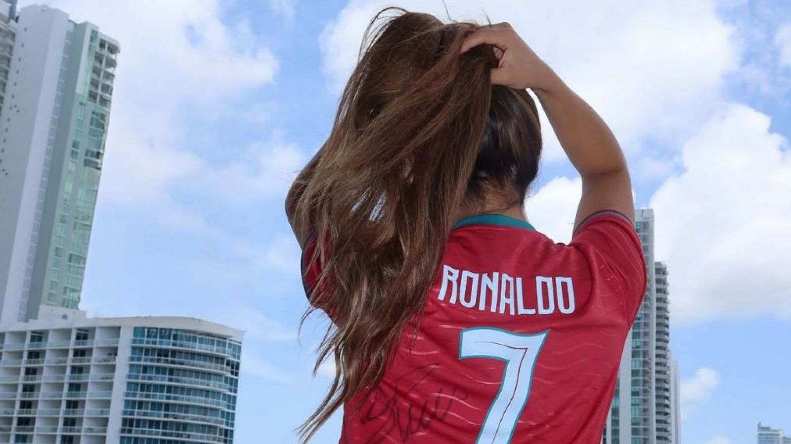 Cristiano Ronaldo le cumplió el "sueño" a hincha colombiana: "La realidad es totalmente distinta"
