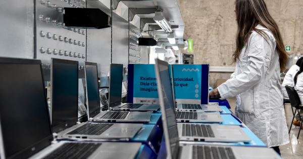 Beca TIC 2026: revisa quiénes reciben el computador gratuito de Junaeb
