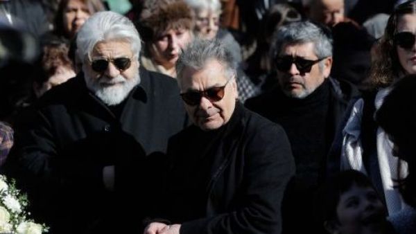 Así fue el último adiós a Fernando Kliche: Pergoleros y floristas emocionaron con un simbólico homenaje
