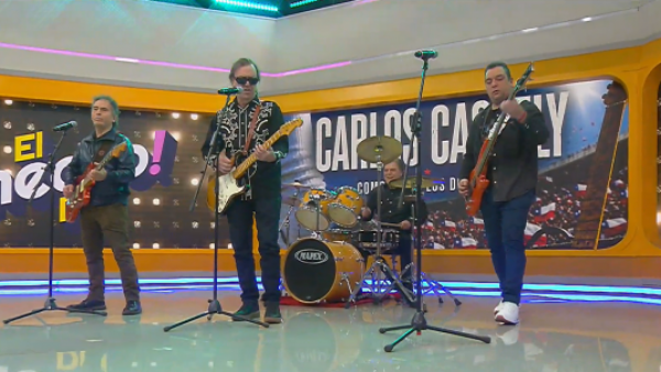 Valija Diplomática y Jorge González rinden homenaje en "El Medio Día" a Carlos Caszely
