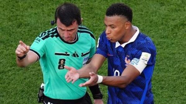 FIFA anuncia a los árbitros para Francia vs. Marruecos y todos se dieron cuenta del mismo detalle
