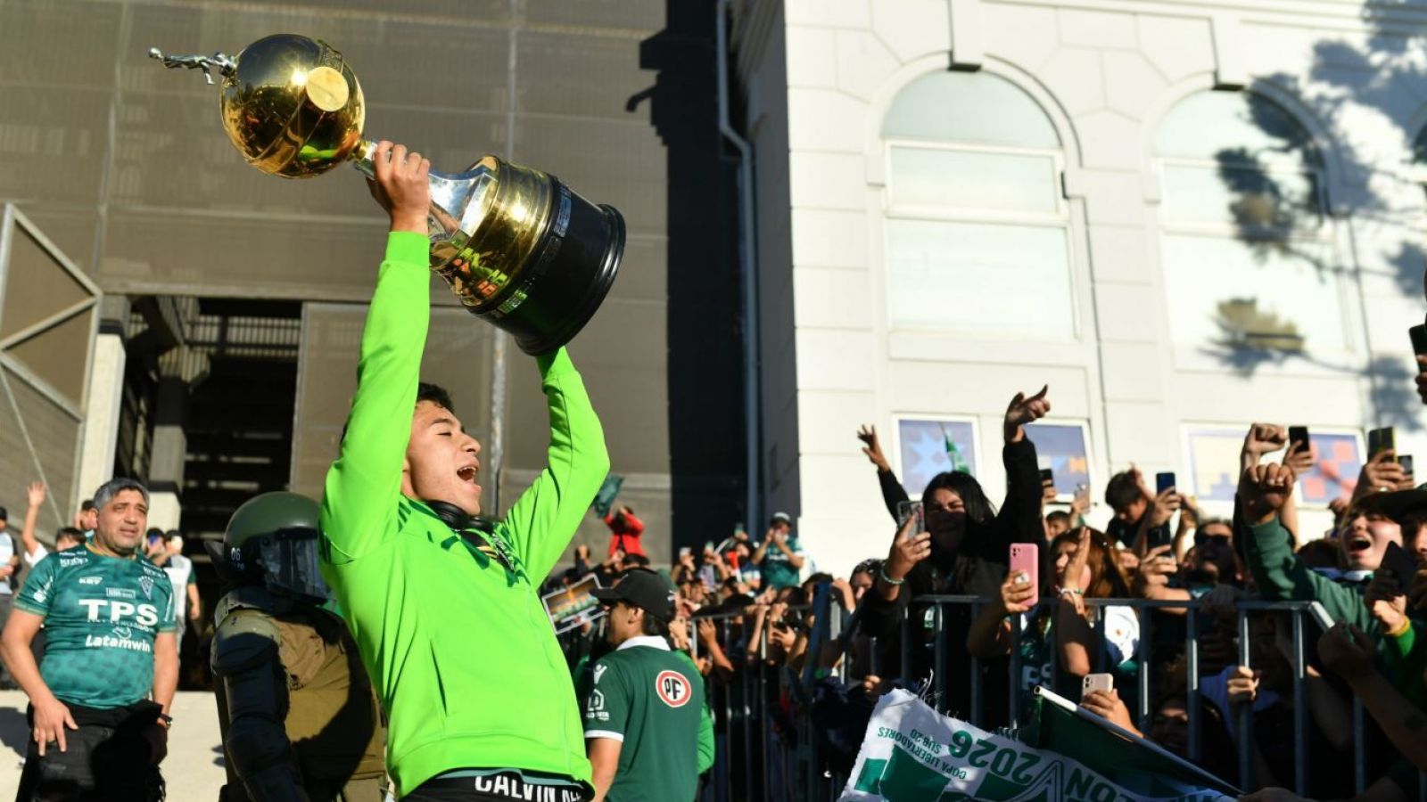 Oficial: Anuncian sede y fecha para la final entre Real Madrid y Santiago Wanderers
