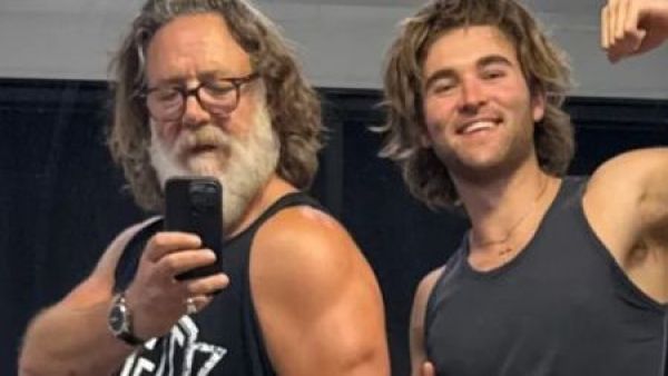 <p>Russell Crowe sorprende con foto junto a su hijo Tennyson</p>