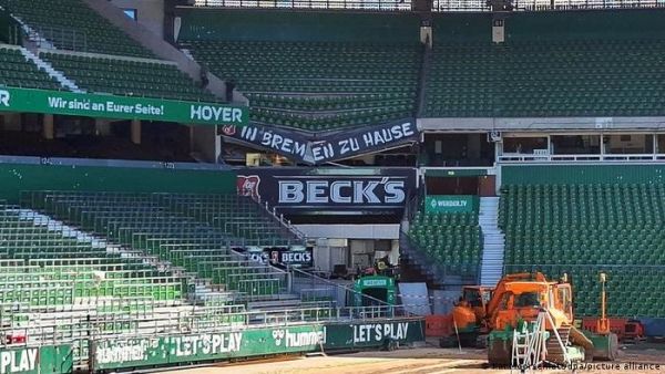 No solo puentes: Colapsa tribuna en estadio de la Bundesliga
