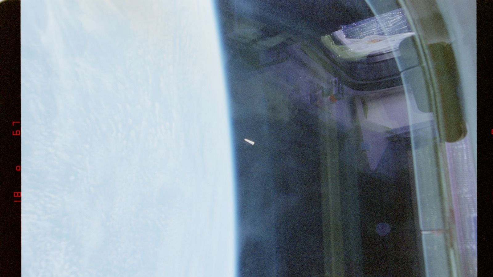 Estados Unidos revela nuevos archivos sobre OVNIS: Astronautas detectaron un objeto no identificado en 1996
