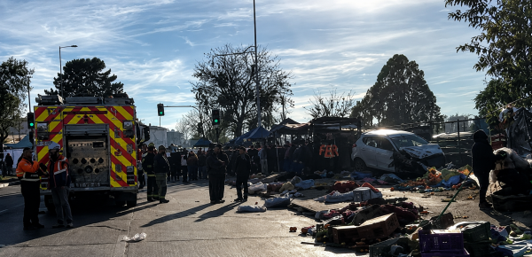 Vehículo volcó en concurrida feria de Viña del Mar: Seis personas fallecieron
