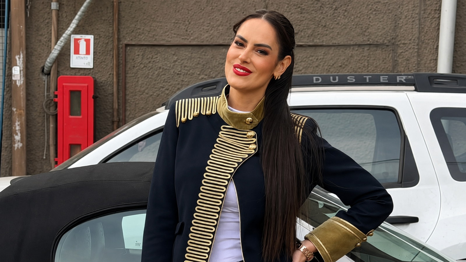 “La pistola era de mentira”: Adriana Barrientos relata violento portonazo en Las Condes

